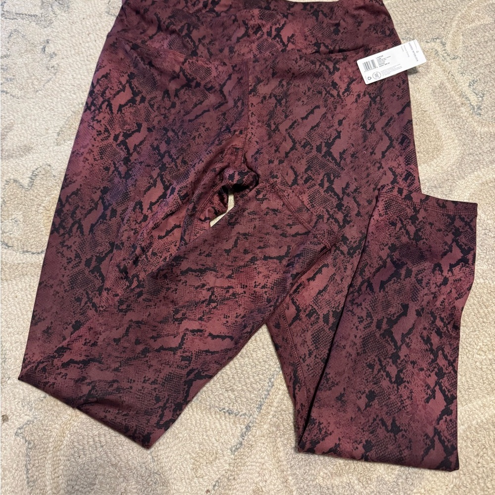 Women's Snake Print Leggings - Red and Black
